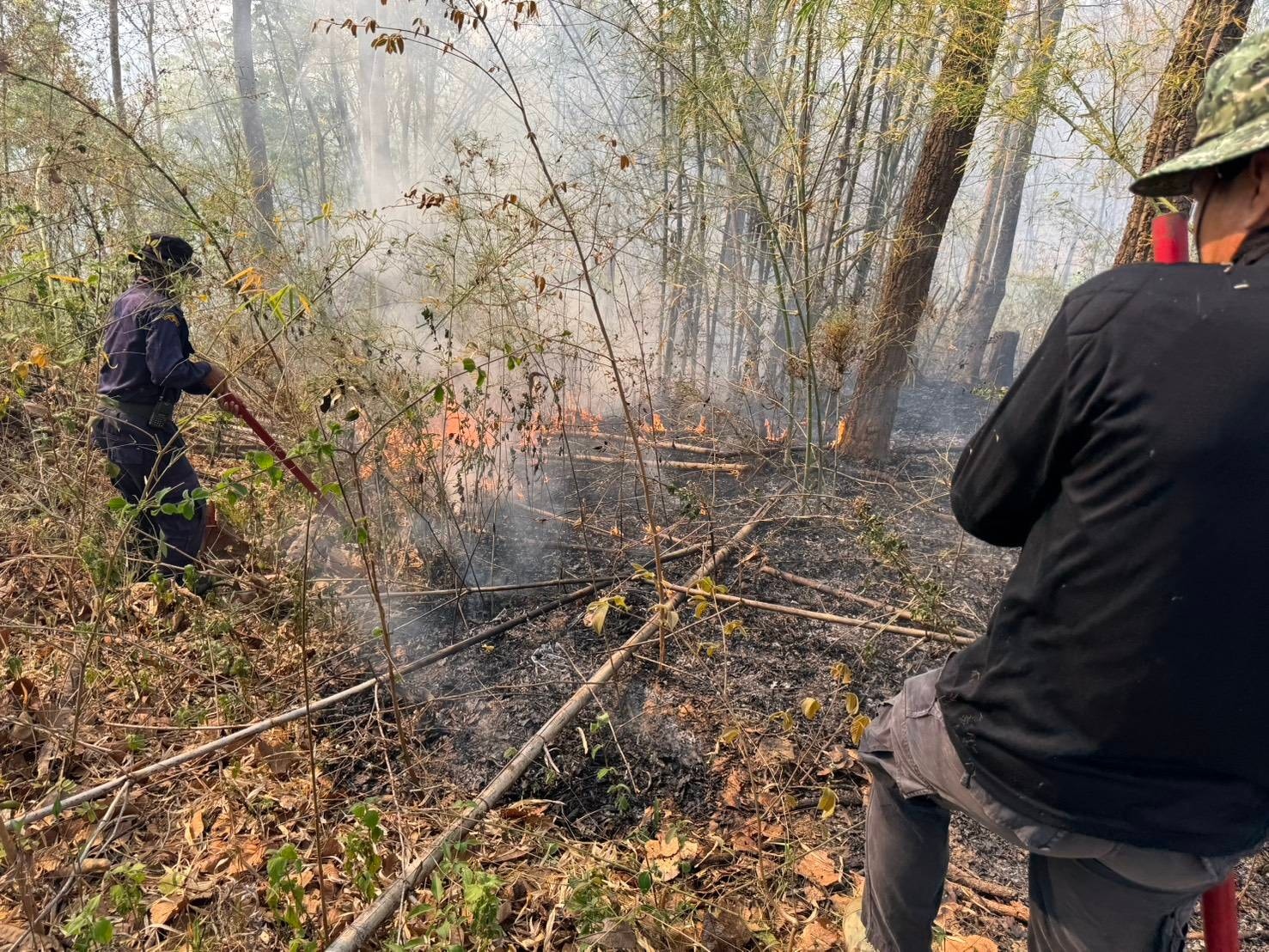  เจ้าหน้าที่หน่วยป้องกันรักษาป่าที่ ชม.3 (โป่งจ้อก)ได้รับแจ้ง จุดความร้อนจากดาวเทียม Suomi NPP ระบบ VIIRS รอบเช้า เวลา 02.20 น พื้นที่ป่าสงวนแห่งชาติ &ldquo;ป่าลุ่มน้ำแม่ฝาง&rdquo;