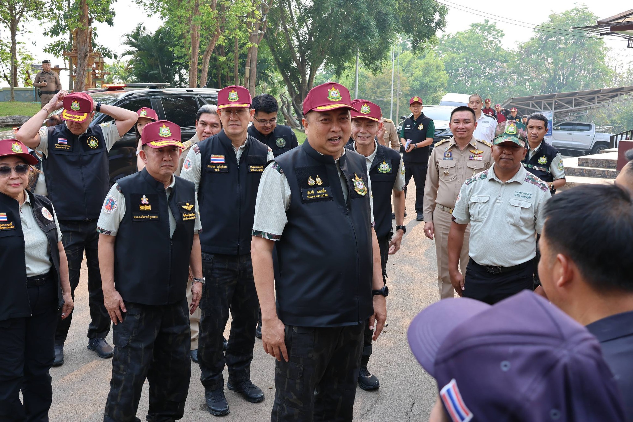 รองนายกรัฐมนตรี ติดตามภารกิจทิ้งน้ำดับไฟป่า และให้กำลังใจผู้ปฏิบัติงาน ในพื้นที่อุทยานแห่งชาติศรีลานนา จังหวัดเชียงใหม่ หลังจากที่พบจุดความร้อนในพื้นที่มากถึง 160 จุด