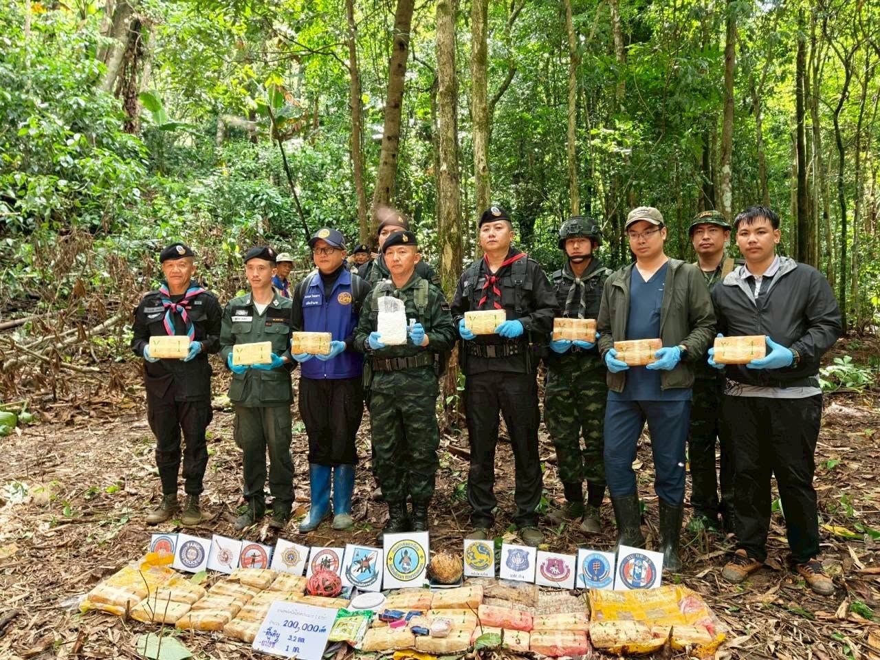 กองกำลังผาเมือง ปะทะกลุ่มขบวนการลักลอบลำเลียงยาเสพติด ยึดยาบ้า 200,000 เม็ด, ฝิ่นดิบประมาณ 3.2 กิโลกรัม และ ไอซ์ 1 กิโลกรัม กลุ่มขบวนการเสียชีวิต 2 ศพ ในพื้นที่ อำเภอฝาง จังหวัดเชียงใหม่