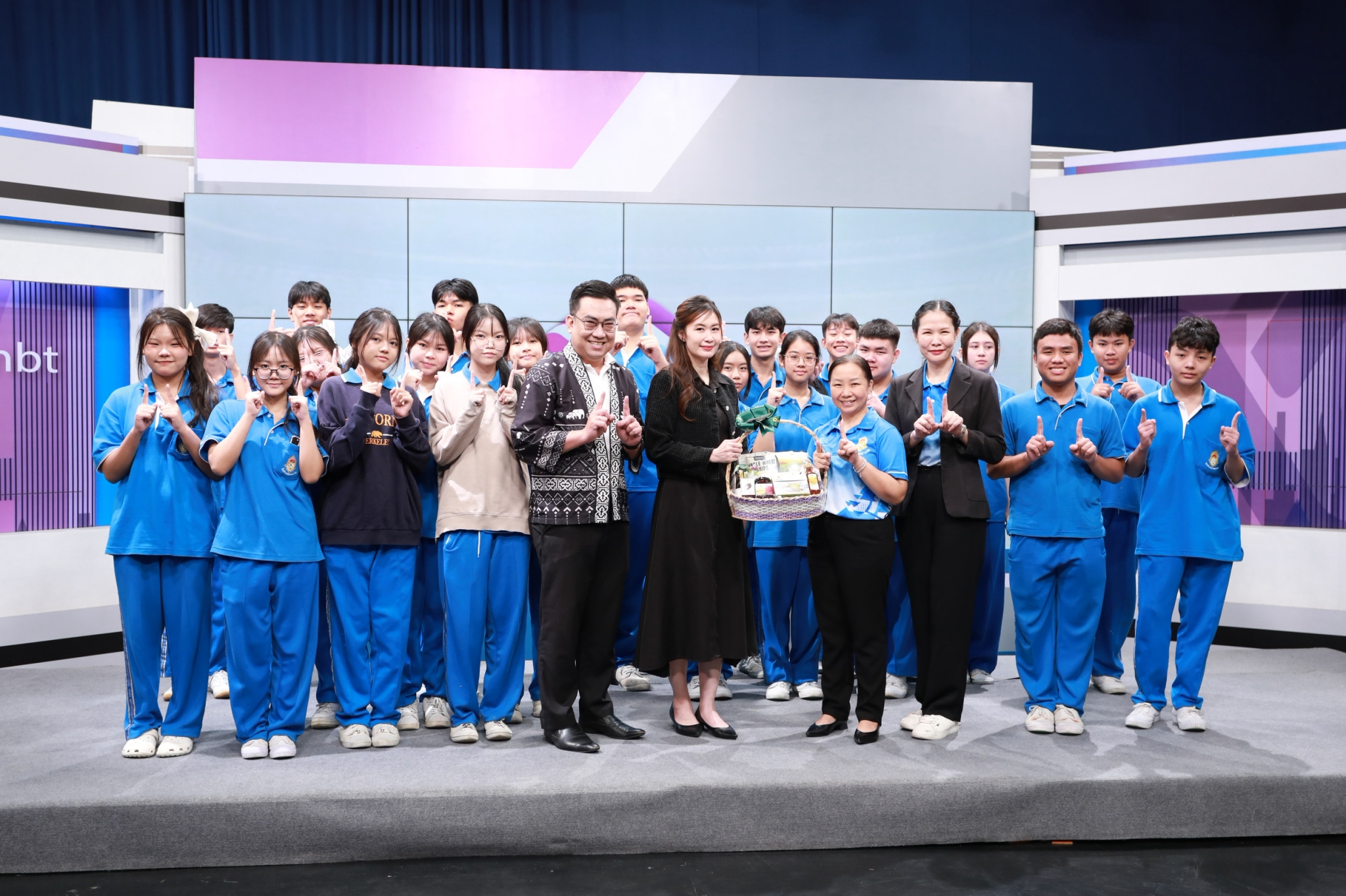 ยินดีต้อนรับนักศึกษาและคณาจารย์ จาก โรงเรียนวัฒโนทัยพายัพ เยี่ยมชมและศึกษาดูงาน ณ สตูดิโอ NBT เชียงใหม่