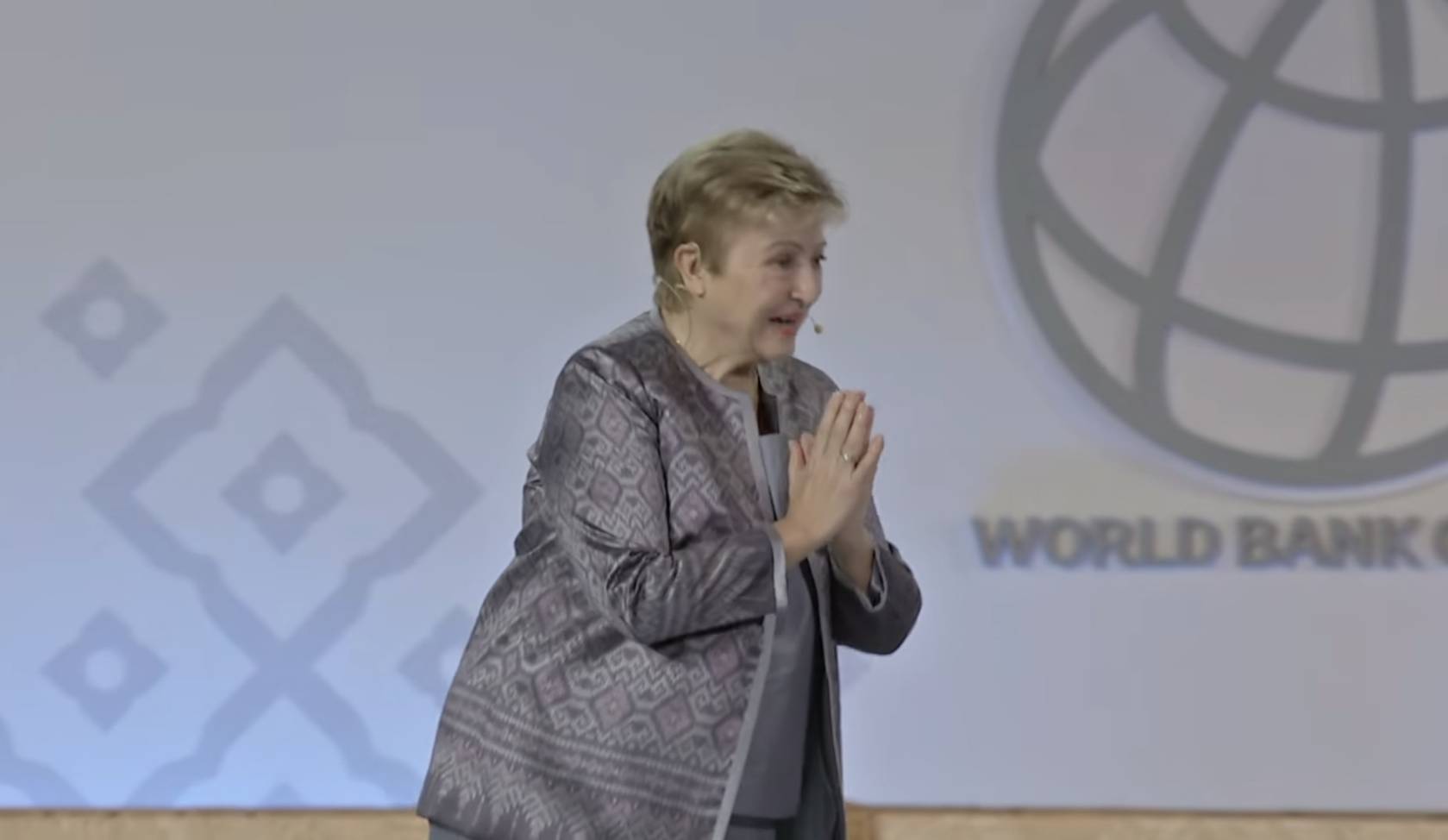 &ldquo;พระบรมราโชวาท ร.9&rdquo; ก้องเวที IMF-World Bank &ldquo;คริสตาลินา&rdquo; ยกหลักความเพียร&ndash;ร่วมมือ ฝ่าเศรษฐกิจโลกผันผวน ชมเรือพระที่นั่งไทยงดงาม เปรียบโลกลงเรือลำเดียวกัน